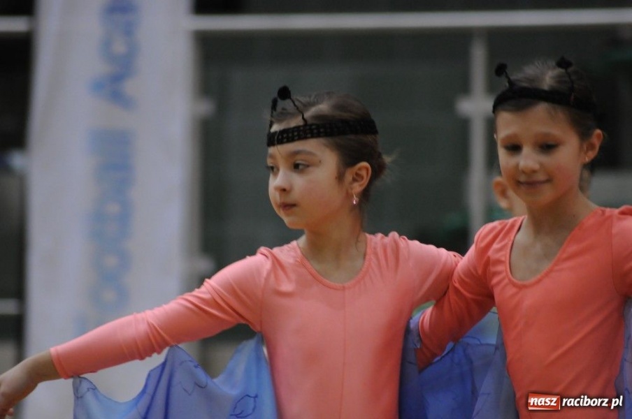 Zdjęcie w galerii na portalu naszraciborz.pl: Mikołajkowa fiesta w Arenie Rafako wiadomości z regionu