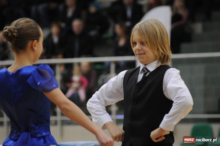 Zdjęcie w galerii na portalu naszraciborz.pl: Mikołajkowa fiesta w Arenie Rafako wiadomości z regionu