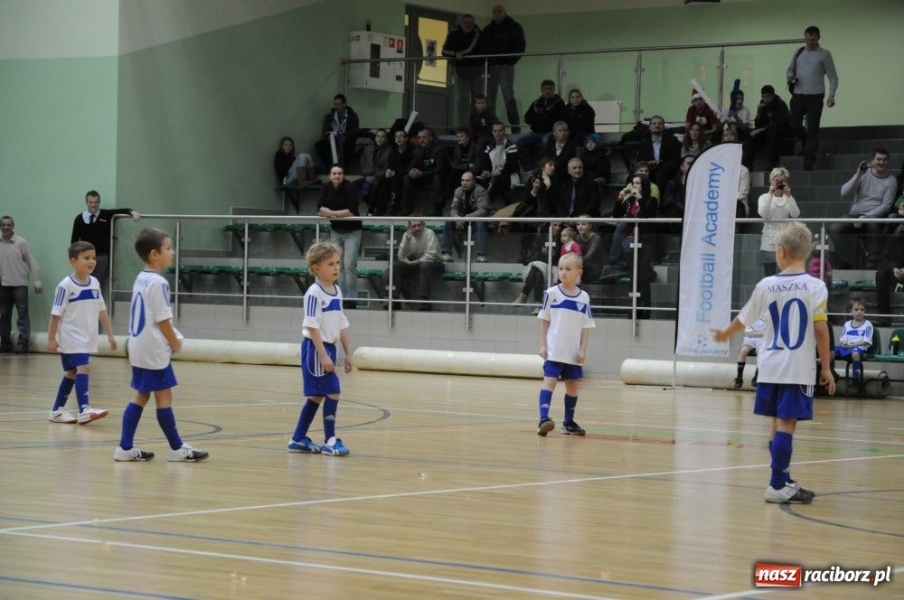 Zdjęcie w galerii na portalu naszraciborz.pl: Mikołajkowa fiesta w Arenie Rafako wiadomości z regionu