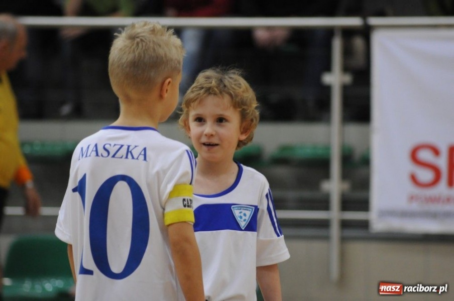 Zdjęcie w galerii na portalu naszraciborz.pl: Mikołajkowa fiesta w Arenie Rafako wiadomości z regionu
