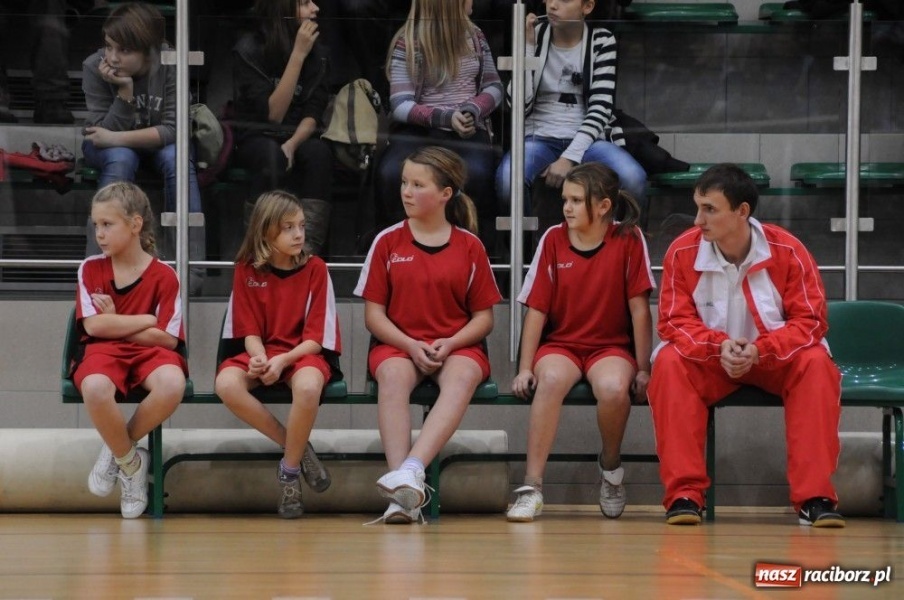 Zdjęcie w galerii na portalu naszraciborz.pl: Mikołajkowa fiesta w Arenie Rafako wiadomości z regionu