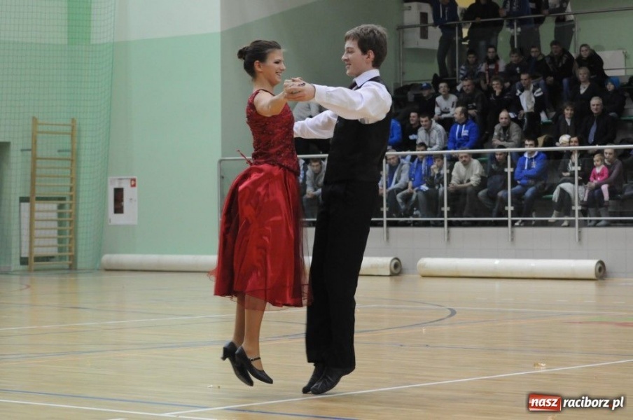 Zdjęcie w galerii na portalu naszraciborz.pl: Mikołajkowa fiesta w Arenie Rafako wiadomości z regionu