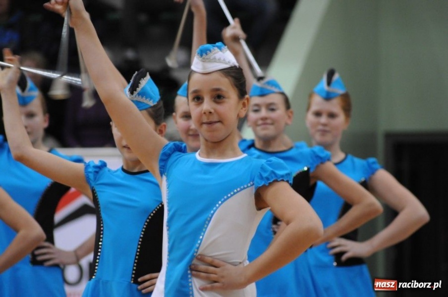 Zdjęcie w galerii na portalu naszraciborz.pl: Mikołajkowa fiesta w Arenie Rafako wiadomości z regionu