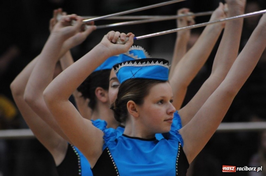 Zdjęcie w galerii na portalu naszraciborz.pl: Mikołajkowa fiesta w Arenie Rafako wiadomości z regionu