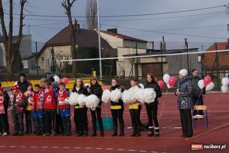 Zdjęcie w galerii na portalu naszraciborz.pl: W Rzuchowie otwarto nowe boisko wiadomości z regionu