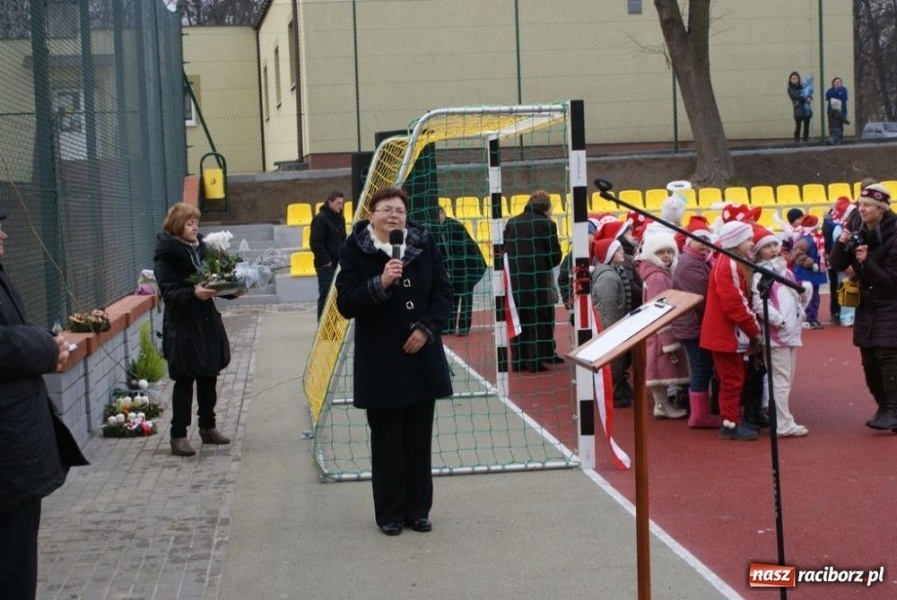 Zdjęcie w galerii na portalu naszraciborz.pl: W Rzuchowie otwarto nowe boisko wiadomości z regionu