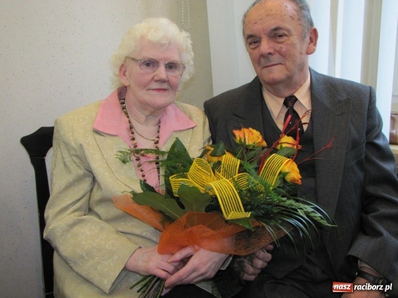 Zdjęcie w galerii na portalu naszraciborz.pl: 11 par świętowało w Pietrowicach Wielkich wiadomości z regionu