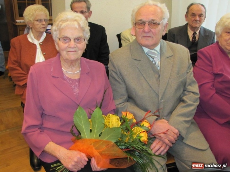 Zdjęcie w galerii na portalu naszraciborz.pl: 11 par świętowało w Pietrowicach Wielkich wiadomości z regionu