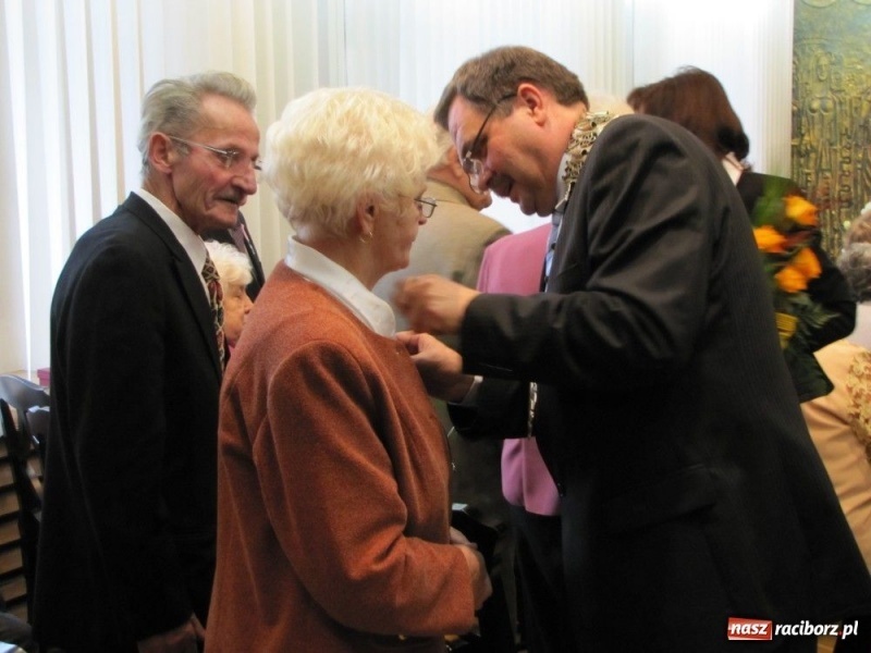 Zdjęcie w galerii na portalu naszraciborz.pl: 11 par świętowało w Pietrowicach Wielkich wiadomości z regionu