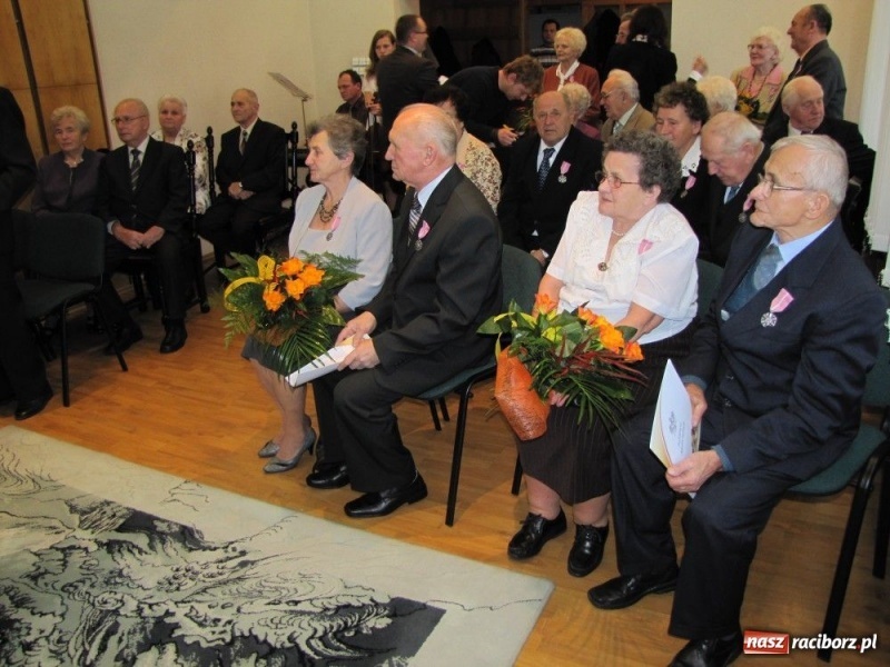 Zdjęcie w galerii na portalu naszraciborz.pl: 11 par świętowało w Pietrowicach Wielkich wiadomości z regionu