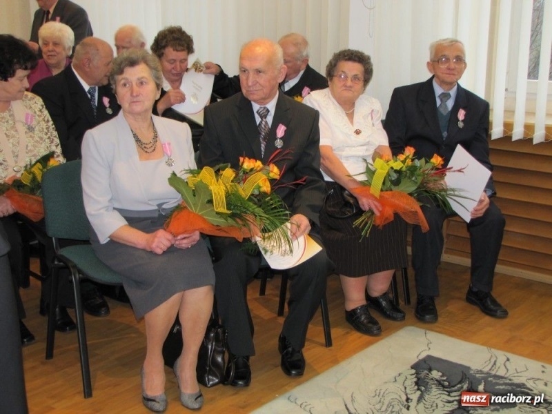 Zdjęcie w galerii na portalu naszraciborz.pl: 11 par świętowało w Pietrowicach Wielkich wiadomości z regionu