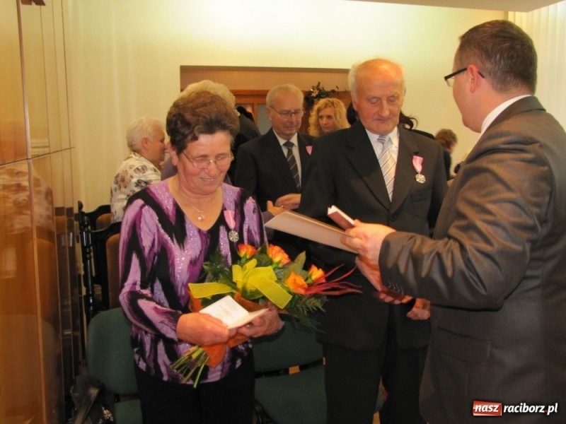 Zdjęcie w galerii na portalu naszraciborz.pl: 11 par świętowało w Pietrowicach Wielkich wiadomości z regionu