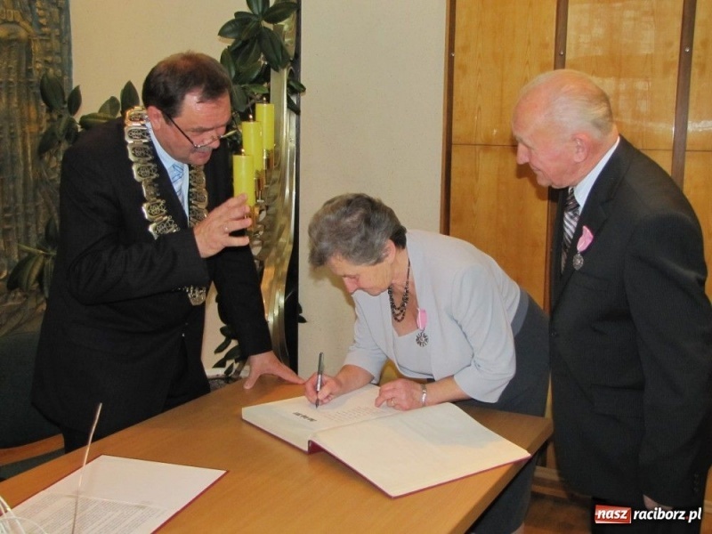 Zdjęcie w galerii na portalu naszraciborz.pl: 11 par świętowało w Pietrowicach Wielkich wiadomości z regionu