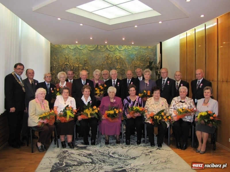 Zdjęcie w galerii na portalu naszraciborz.pl: 11 par świętowało w Pietrowicach Wielkich wiadomości z regionu