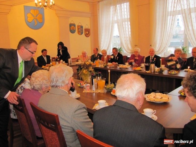 Zdjęcie w galerii na portalu naszraciborz.pl: 11 par świętowało w Pietrowicach Wielkich wiadomości z regionu