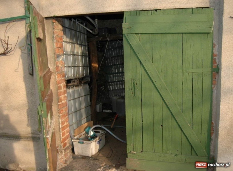 Zdjęcie w galerii na portalu naszraciborz.pl: Zlikwidowali nielegalną rozlewnię spirytusu  wiadomości z regionu