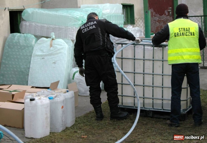 Zdjęcie w galerii na portalu naszraciborz.pl: Zlikwidowali nielegalną rozlewnię spirytusu  wiadomości z regionu