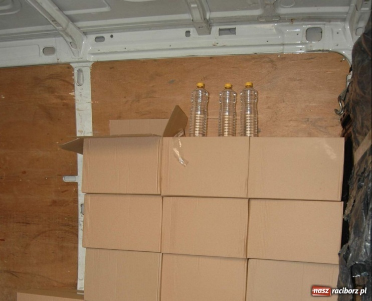 Zdjęcie w galerii na portalu naszraciborz.pl: Zlikwidowali nielegalną rozlewnię spirytusu  wiadomości z regionu