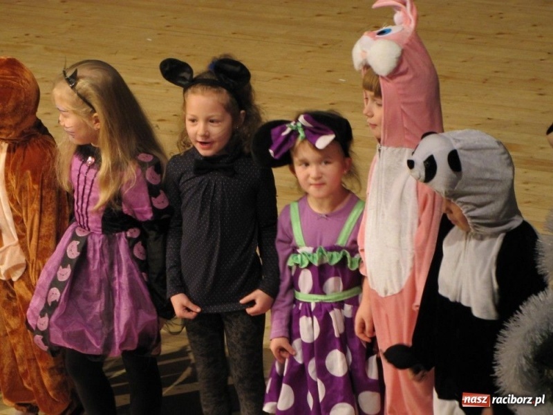 Zdjęcie w galerii na portalu naszraciborz.pl: 100 przedszkolaków wystąpiło w RCK wiadomości z regionu