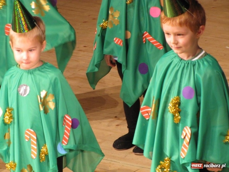 Zdjęcie w galerii na portalu naszraciborz.pl: 100 przedszkolaków wystąpiło w RCK wiadomości z regionu