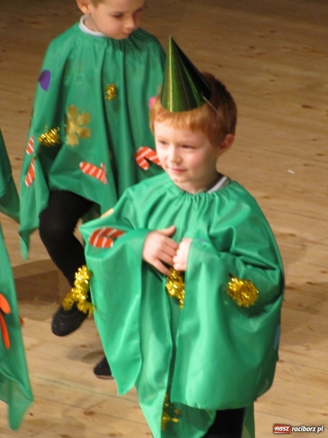 Zdjęcie w galerii na portalu naszraciborz.pl: 100 przedszkolaków wystąpiło w RCK wiadomości z regionu