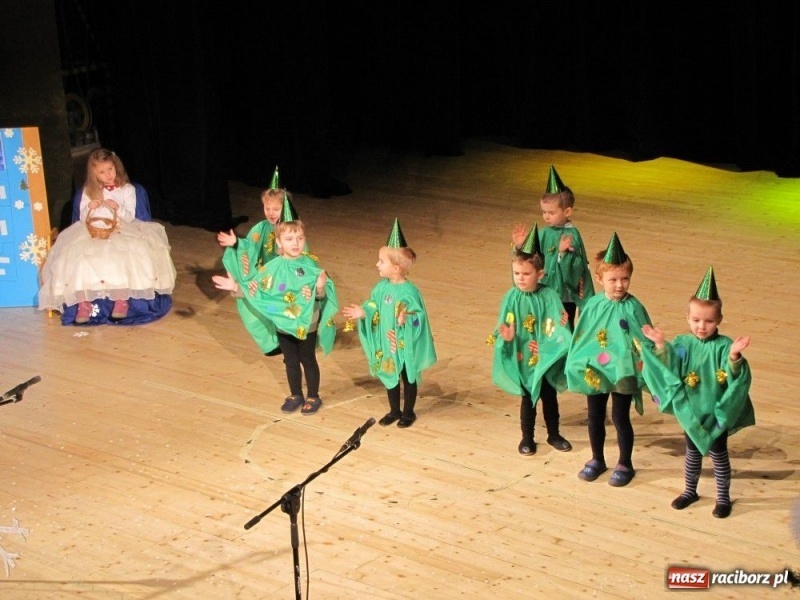 Zdjęcie w galerii na portalu naszraciborz.pl: 100 przedszkolaków wystąpiło w RCK wiadomości z regionu