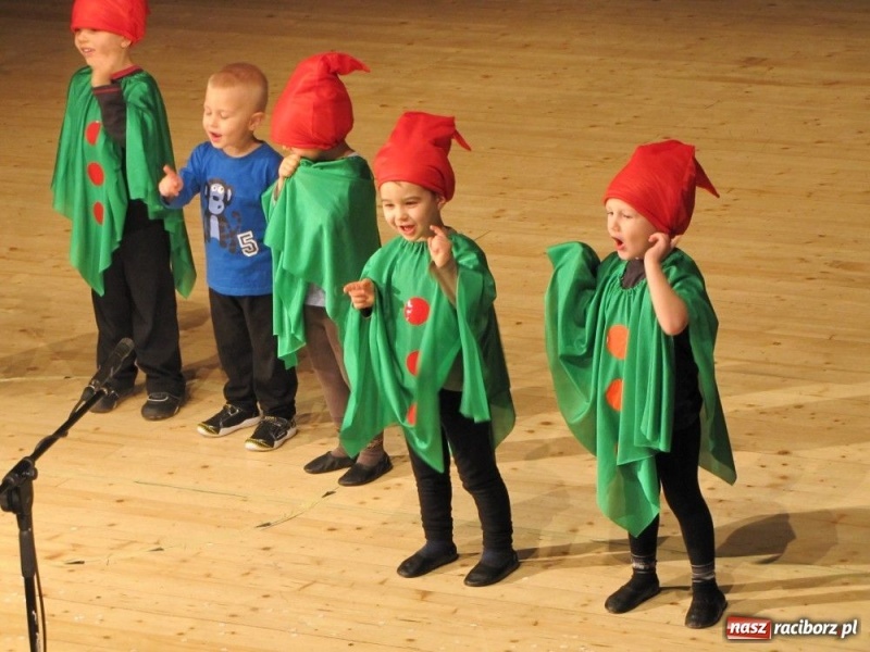 Zdjęcie w galerii na portalu naszraciborz.pl: 100 przedszkolaków wystąpiło w RCK wiadomości z regionu