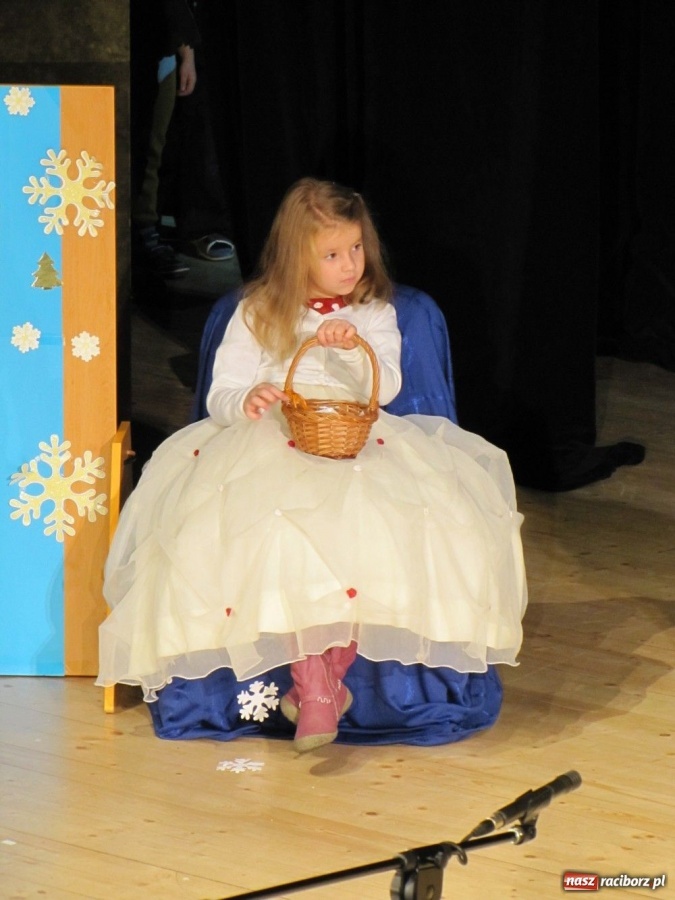 Zdjęcie w galerii na portalu naszraciborz.pl: 100 przedszkolaków wystąpiło w RCK wiadomości z regionu