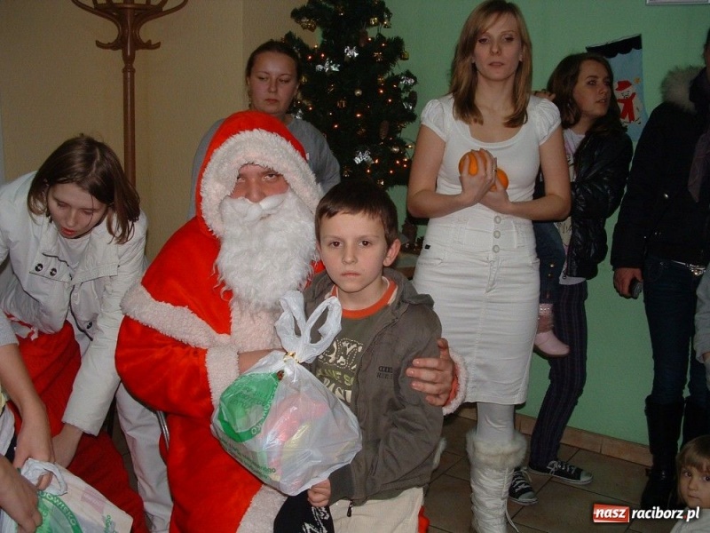 Zdjęcie w galerii na portalu naszraciborz.pl: Mikołajki w raciborskim Caritasie wiadomości z regionu