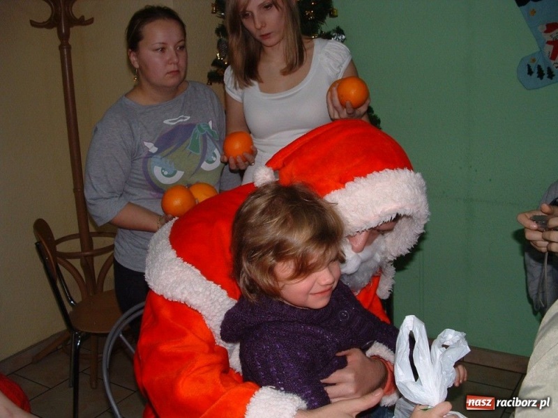 Zdjęcie w galerii na portalu naszraciborz.pl: Mikołajki w raciborskim Caritasie wiadomości z regionu