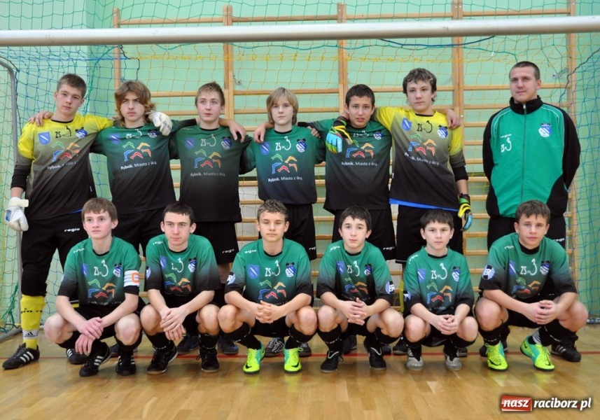 Zdjęcie w galerii na portalu naszraciborz.pl: Piłkarski turniej u Puchar Dyrektora ZSOMS wiadomości z regionu