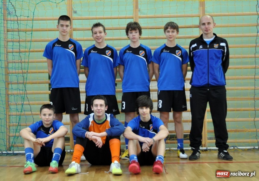 Zdjęcie w galerii na portalu naszraciborz.pl: Piłkarski turniej u Puchar Dyrektora ZSOMS wiadomości z regionu