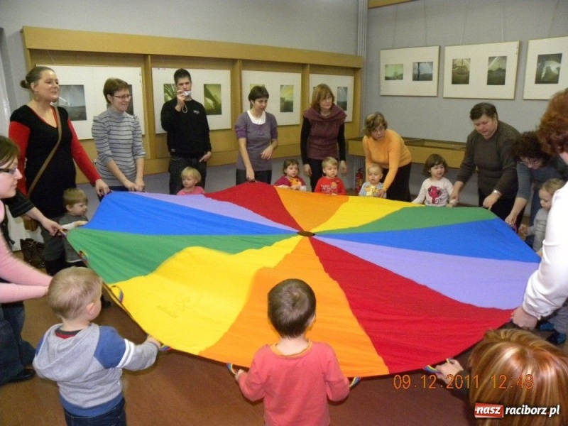 Zdjęcie w galerii na portalu naszraciborz.pl: Biblioteka uczy i bawi wiadomości z regionu