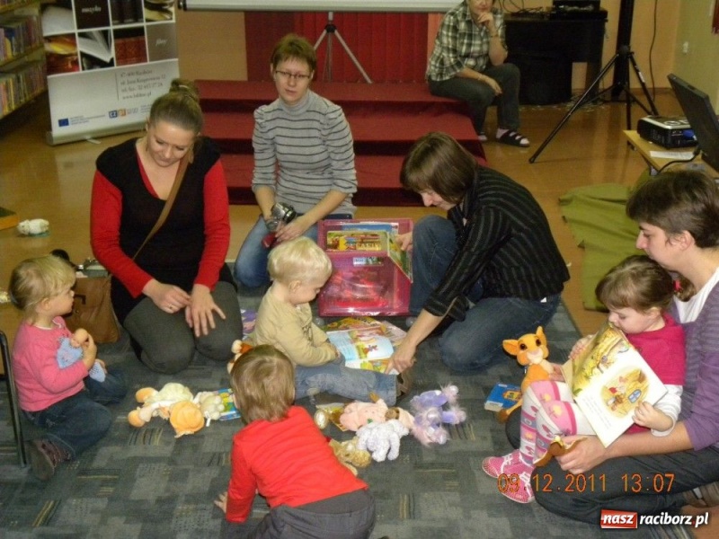 Zdjęcie w galerii na portalu naszraciborz.pl: Biblioteka uczy i bawi wiadomości z regionu
