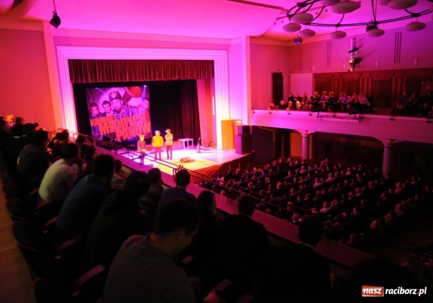 Zdjęcie w galerii na portalu naszraciborz.pl: Hanysy z KMP dały świetny popis wiadomości z regionu