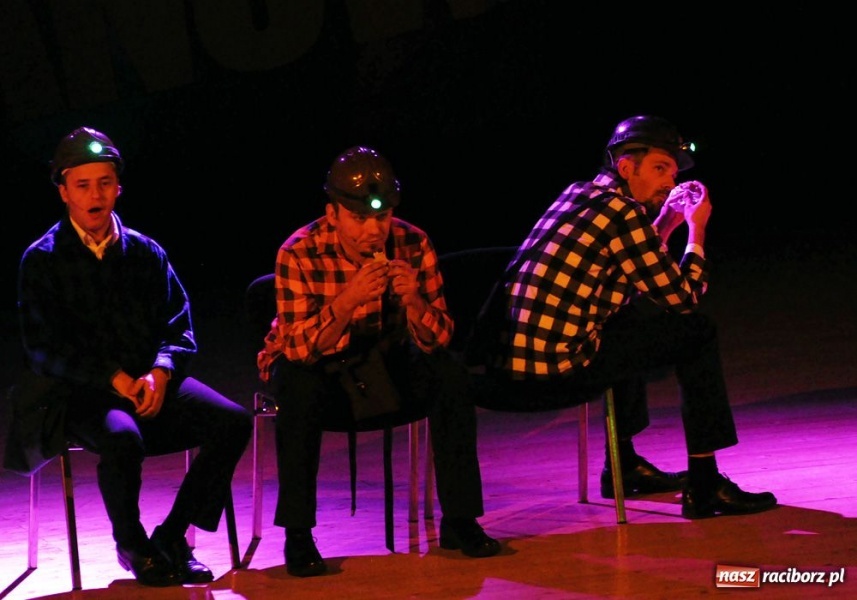 Zdjęcie w galerii na portalu naszraciborz.pl: Hanysy z KMP dały świetny popis wiadomości z regionu
