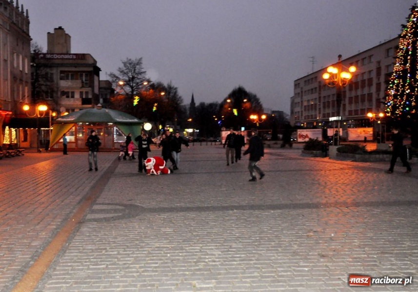 Zdjęcie w galerii na portalu naszraciborz.pl: Nie było sylwestra, była pogoń za draniem wiadomości z regionu