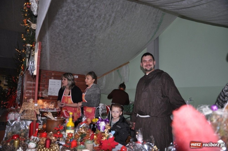 Zdjęcie w galerii na portalu naszraciborz.pl: Świąteczny nastrój w Pietrowicach Wielkich wiadomości z regionu