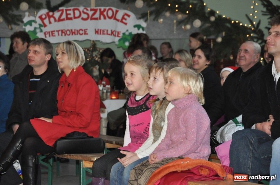Zdjęcie w galerii na portalu naszraciborz.pl: Świąteczny nastrój w Pietrowicach Wielkich wiadomości z regionu