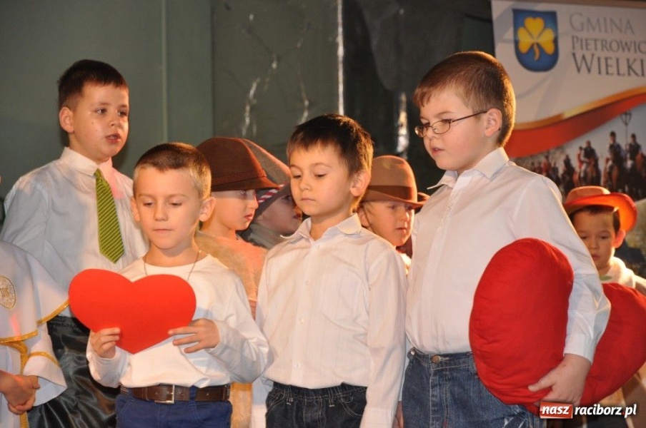 Zdjęcie w galerii na portalu naszraciborz.pl: Świąteczny nastrój w Pietrowicach Wielkich wiadomości z regionu