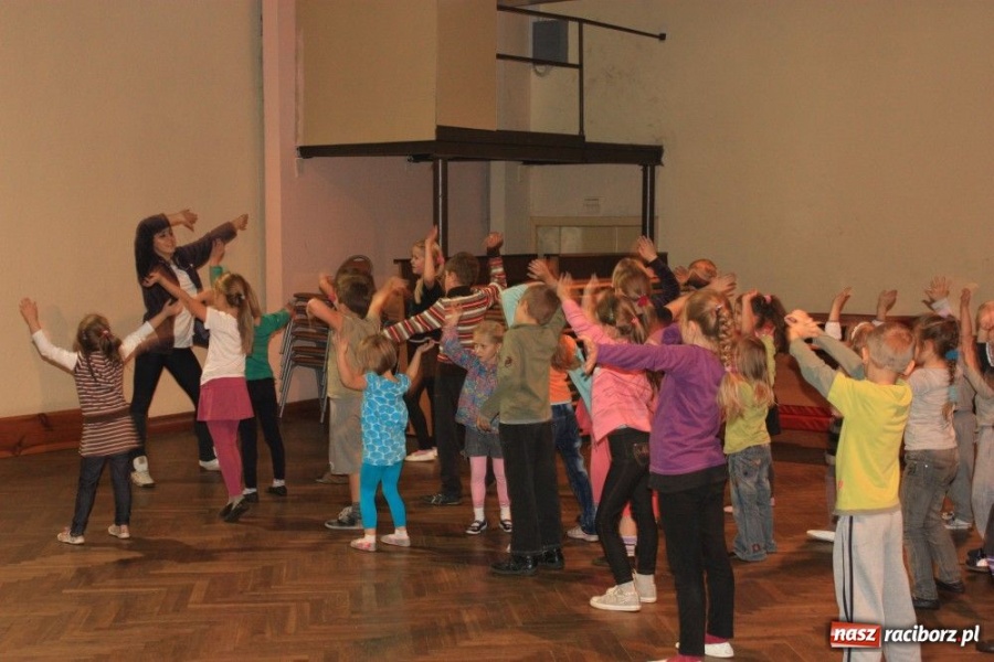 Zdjęcie w galerii na portalu naszraciborz.pl: Artystycznie w wandalizm wiadomości z regionu