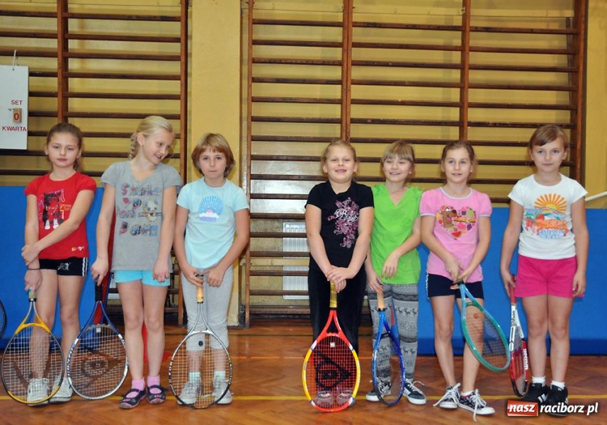 Zdjęcie w galerii na portalu naszraciborz.pl: Pasowanie młodych tenisistów wiadomości z regionu