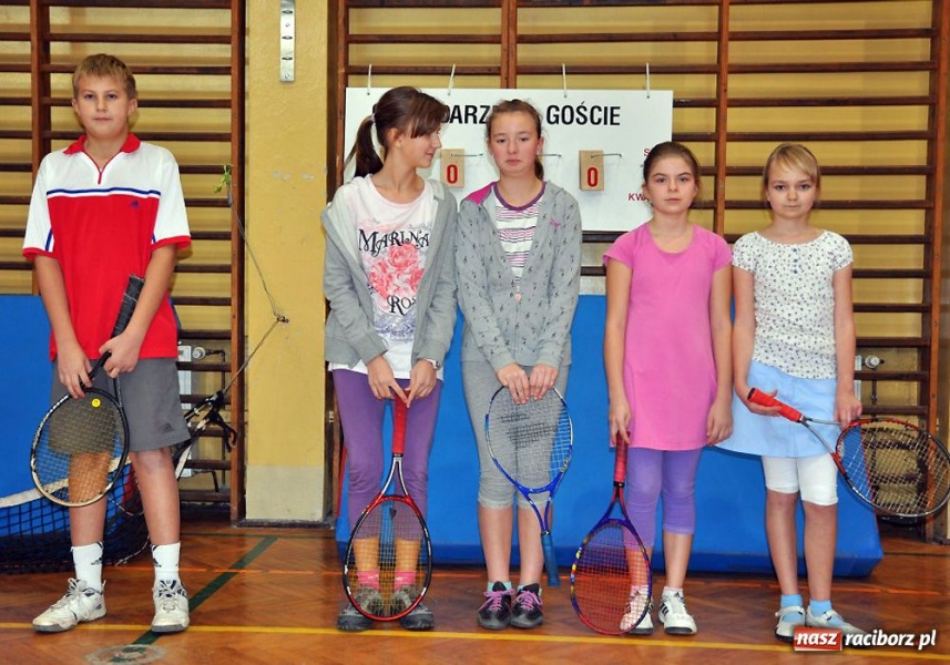 Zdjęcie w galerii na portalu naszraciborz.pl: Pasowanie młodych tenisistów wiadomości z regionu