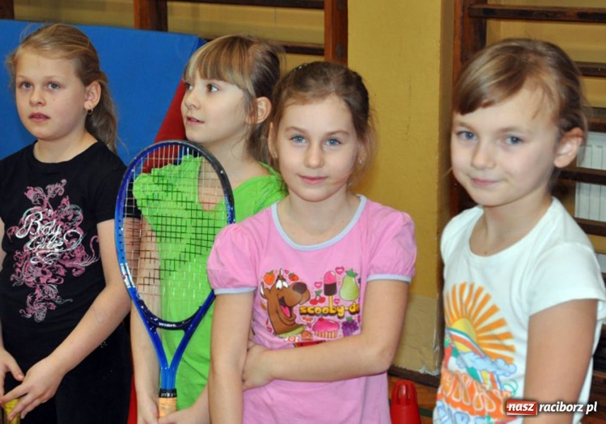 Zdjęcie w galerii na portalu naszraciborz.pl: Pasowanie młodych tenisistów wiadomości z regionu