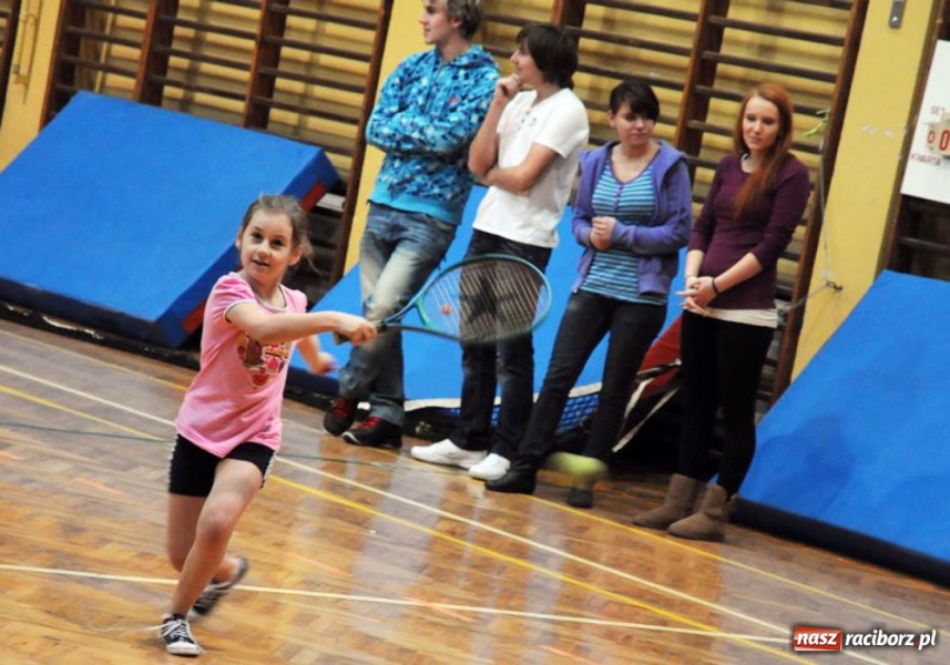 Zdjęcie w galerii na portalu naszraciborz.pl: Pasowanie młodych tenisistów wiadomości z regionu