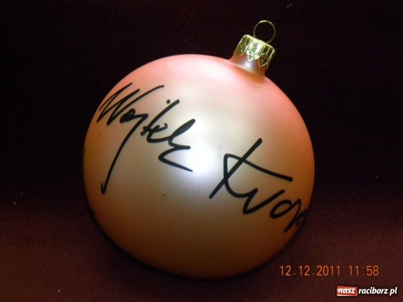 Zdjęcie w galerii na portalu naszraciborz.pl: Biblioteka gra dla WOŚP wiadomości z regionu