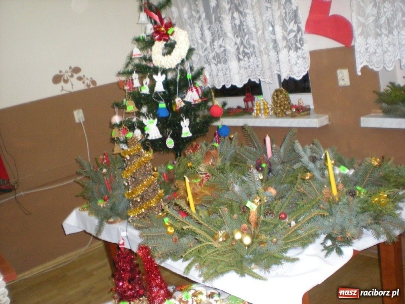 Zdjęcie w galerii na portalu naszraciborz.pl: Z grzańcem, moczką i siemionotką... wiadomości z regionu