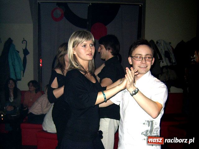 Zdjęcie w galerii na portalu naszraciborz.pl: Vinyl Pub i salsa wiadomości z regionu