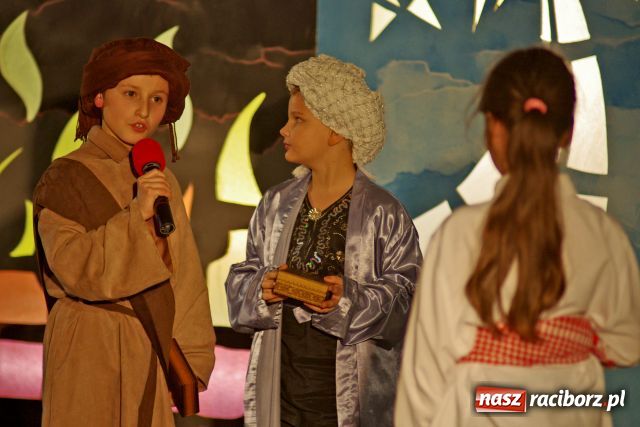 Zdjęcie w galerii na portalu naszraciborz.pl: Dochód z kiermaszu na tablice i sprzęt wiadomości z regionu