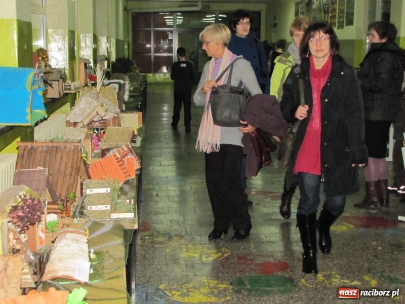 Zdjęcie w galerii na portalu naszraciborz.pl: Dochód z kiermaszu na tablice i sprzęt wiadomości z regionu